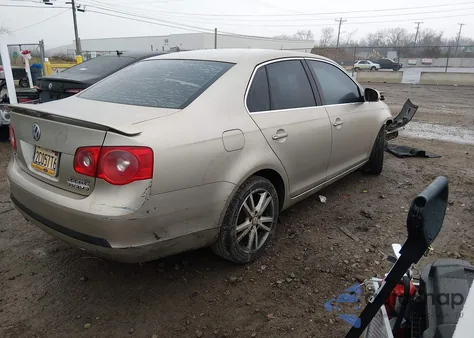 2006 Volkswagen Jetta 2.5 z USA, uszkodzony, nr VIN 3VWRF71KX6M762723